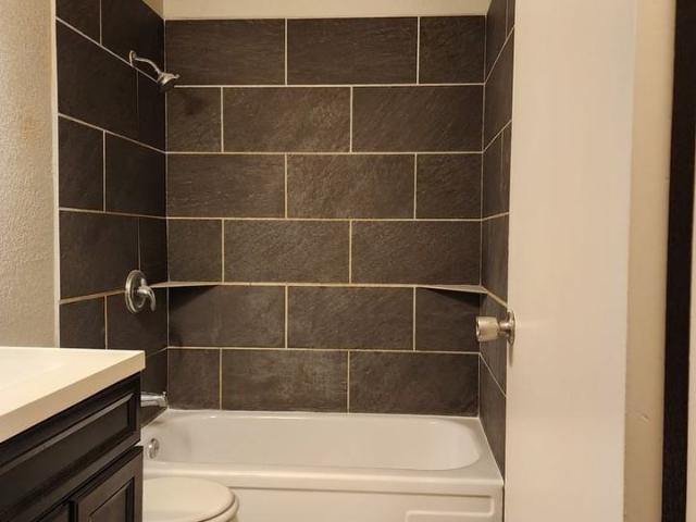 Pinnacle Rock Residences 2 Bedroom Apartment for Rent at 1100 Fair Park Blvd, Little Rock, AR 72204 Oak Forest