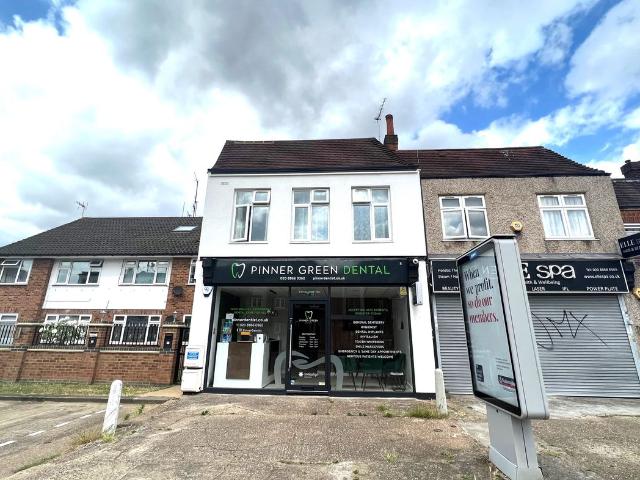 Pinner Green, Pinner HA5, 3 bed flat to rent, £1,750 pcm | PrimeLocation