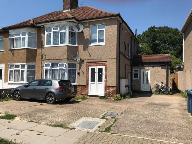 Pinner Park Avenue, Harrow, HA2 1 bed flat to rent £1,750 pcm £404 pw