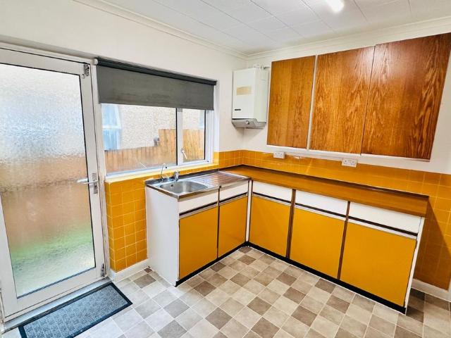 Pinner Road, Harow HA1, 2 bed maisonette to rent, £1,550 pcm | PrimeLocation
