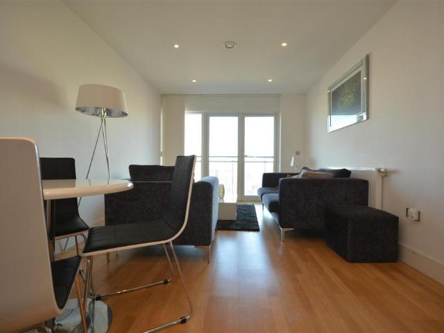 Pinner Road, Harrow 1 bed house to rent £1,550 pcm £358 pw