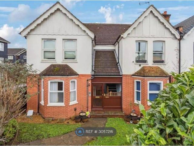 Pinner Road, Northwood HA6, 2 bed flat to rent, £1,800 pcm | PrimeLocation