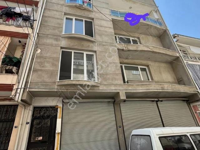 Pino Dan Buca Göksu Mahallesinde 4 Katlı Komple Satılık Bina