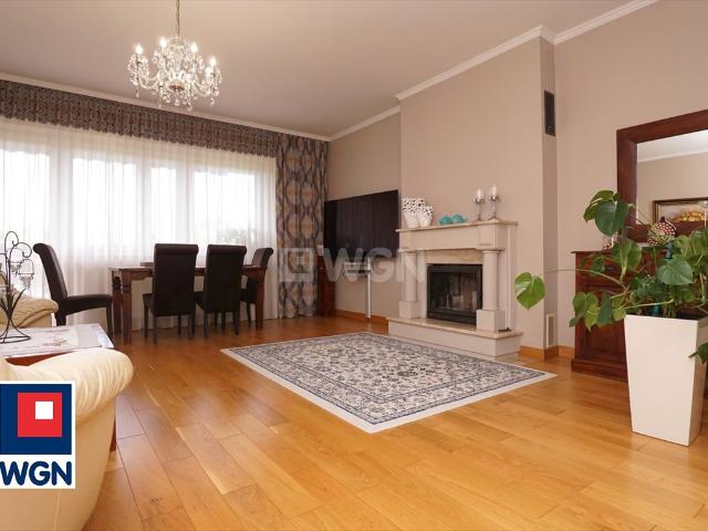 Przestronny dom w zabudowie szeregowej, 350 m2, gotowy do zamieszkania