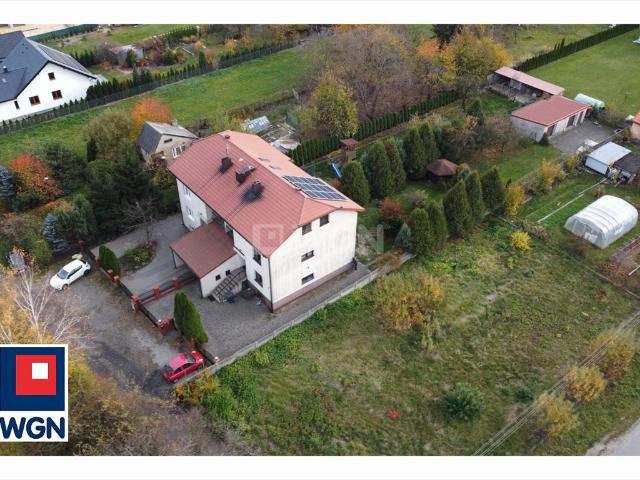 Zapraszam do obejrzenia domu z dużą działką 1200 m² w Piotrkowie
