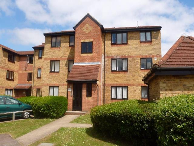 Pioneer Way, Watford WD18, 1 bed flat to rent, £1,100 pcm | PrimeLocation