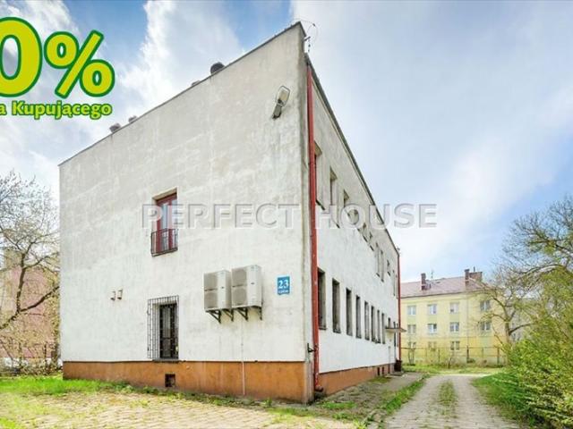 Działka 2440 m² w Pionkach z dostępem z ul. Aleje Lipowe