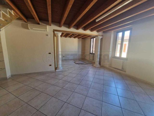 Piazza Abbazia trilocale 160mq