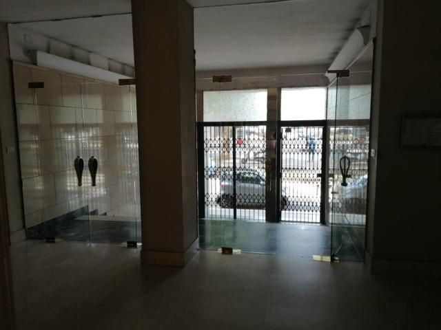 Piazza Adriano Affittiamo luminoso signorile zona Tribunale e al Politecnico ampio Appartamento parzialmente arredato