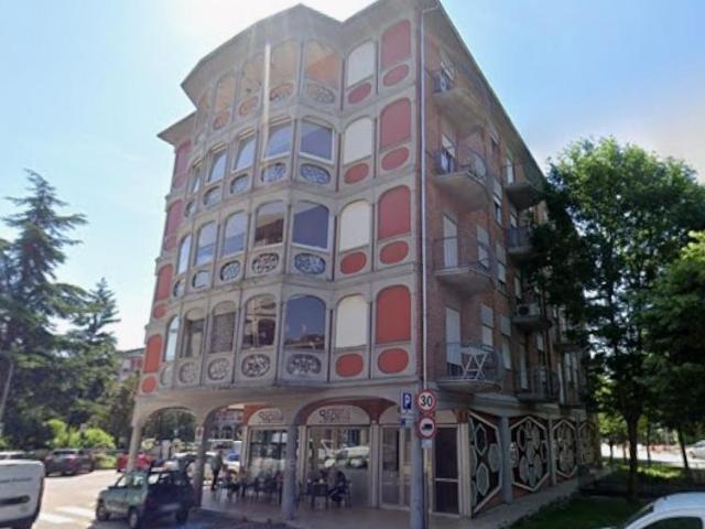 Piazza Arturo Toscanini 6 5 vani 90mq