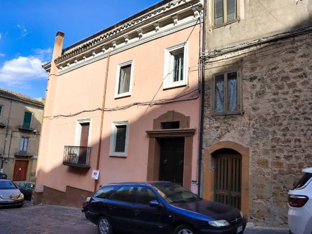 Piazza Armerina, moderno duplex nel borgo medievale 224m² Piazza Armerina