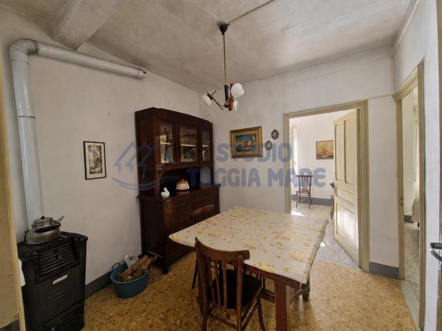 Piazza Garibaldi 13 quadrilocale 49mq