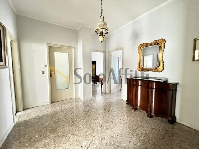 Piazza Giulio Cesare 26 bilocale 75mq