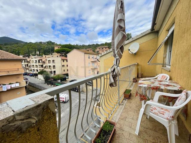 Piazza Giovanni XXIII´ 7 vani 120mq