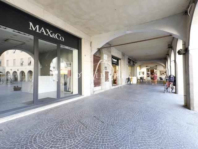 Piazza Dante CENTRO STORICO trilocale 145mq