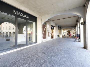 Piazza Dante CENTRO STORICO trilocale 145mq