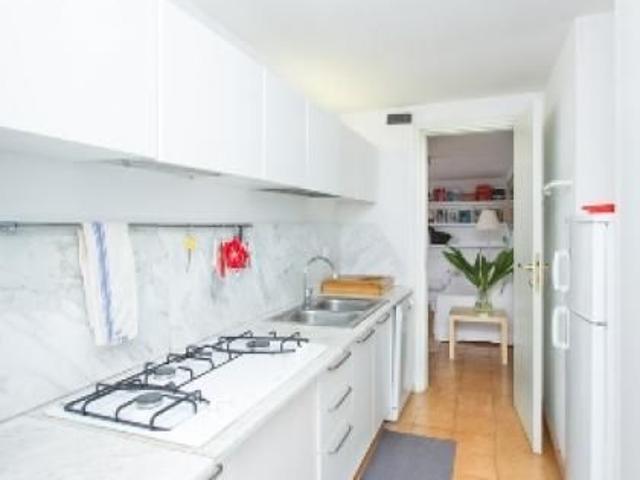 PIAZZA DEL POPOLO VILLA: Modern, furnished 3 bedroom, 3 bath in private villa. Large terrace with views, spacious living, dining, kitchen. Sunny, silent. Ref 153