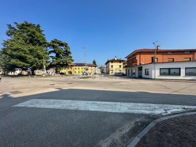 PIAZZA DELLA CHIESTA 20 monolocale 307mq