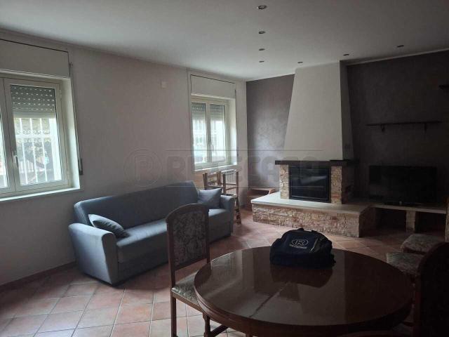 Piazza delle Dolomiti 6 vani 133mq