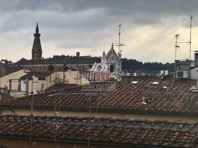 PIAZZA DUOMO ORIUOLO attico, quarto piano, ascensore, terrazza vista monumenti | Birello Immobiliare