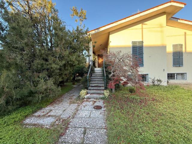 Piazza Fetonte 42 9 vani 280mq