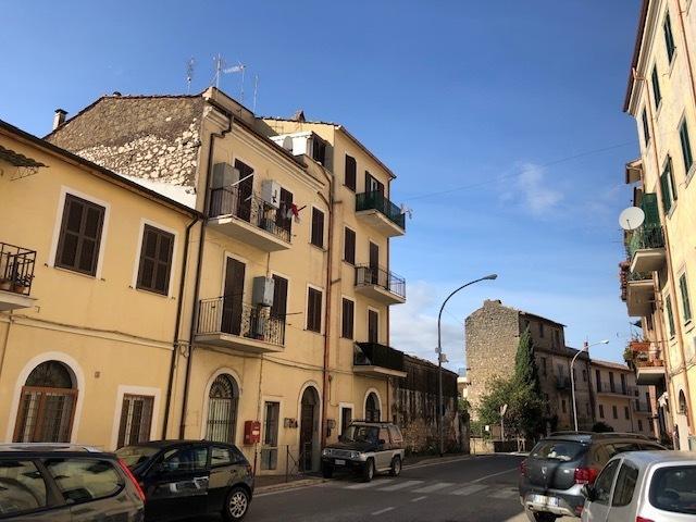 Piazza IV Novembre 4 trilocale 75mq