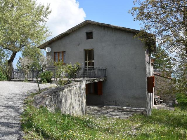 Piazza Montefeltro 1 10 vani 250mq