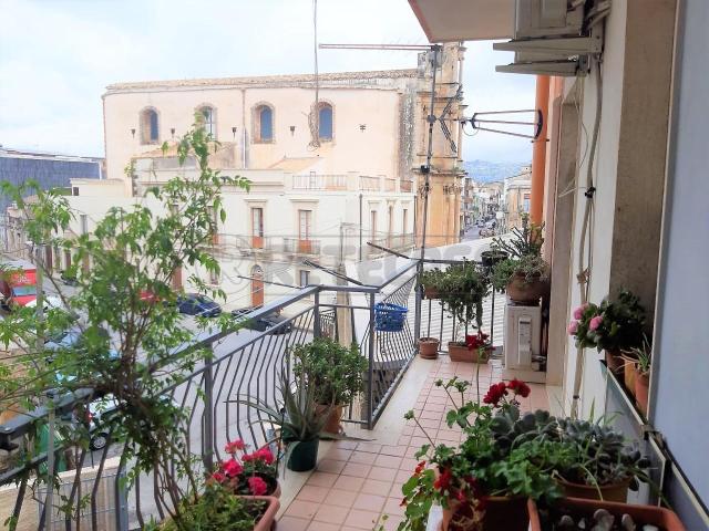 Piazza MARCONI 10 5 vani 110mq