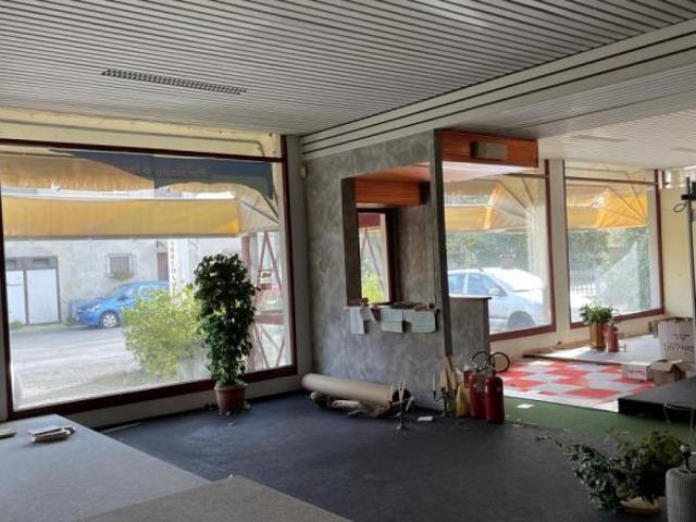 Via Fontana Samoro 3 quadrilocale 220mq