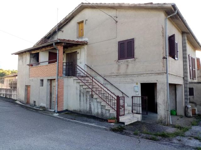 Piazza Nobili Vitelleschi 5 6 vani 225mq