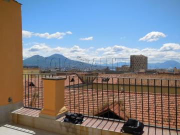 Piazza S. Maria la Nova 21 trilocale 123mq
