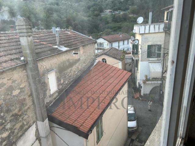 Piazza S.Reparata 11 5 vani 100mq