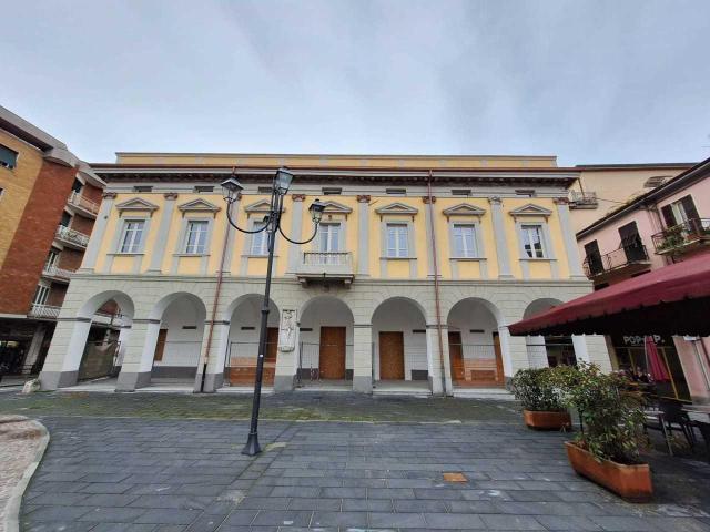 Piazza San Giorgio monolocale 117mq
