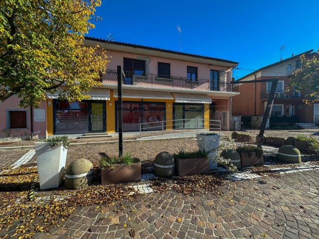 Piazza San Valentino 10 monolocale 95mq