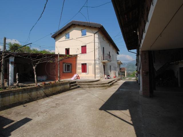 Piazza Roma 36 9 vani 309mq