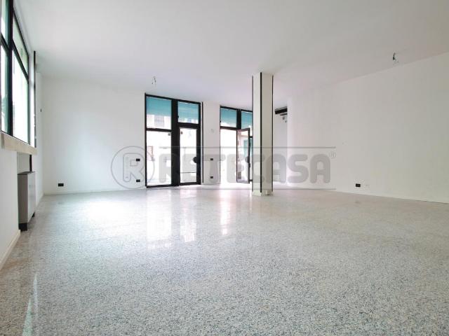 Piazza Regaù 1 monolocale 75mq