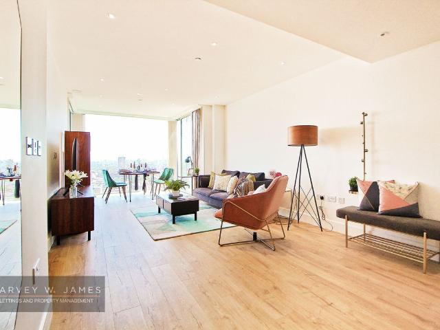 Piazza Walk, Cassia House E1, 2 bed flat to rent, £4,600 pcm | PrimeLocation