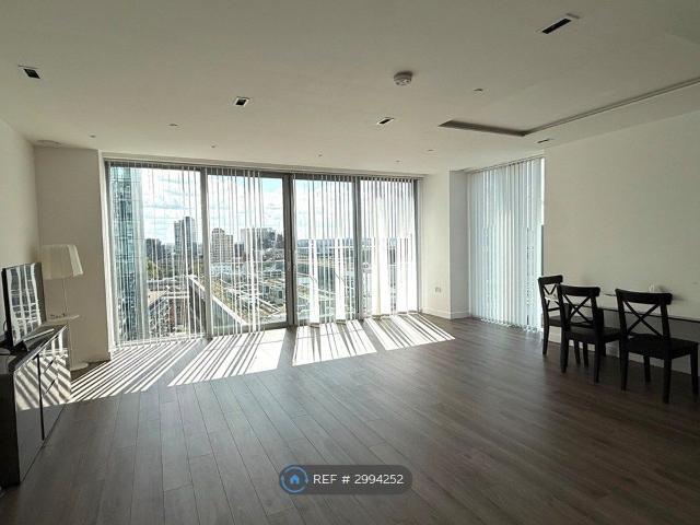 Piazza Walk, London E1, 1 bed flat to rent, £3,700 pcm | PrimeLocation