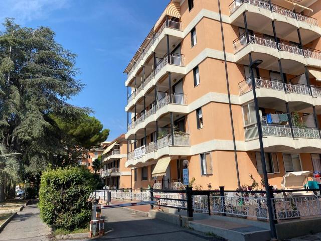 piazza xxv aprile 9 0mq
