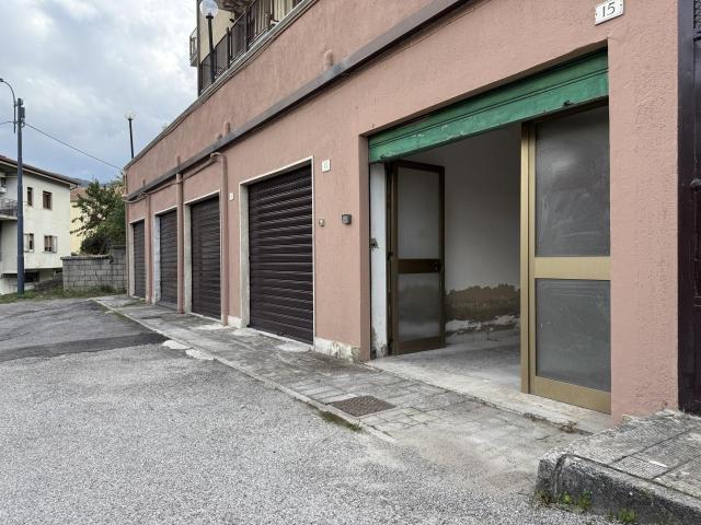 Piazzale Aldo Moro 15 monolocale 124mq