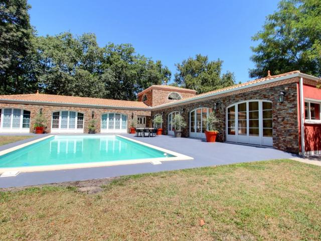 Pian Médoc Élégante maison familiale piscine dépendance
