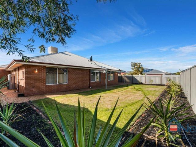 PIARA WATERS 4x2 LARGE FAMILY HOME