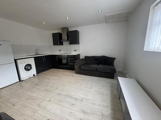Picton Road, Wavertree L15 2 bed apartment to rent £795 pcm £183 pw