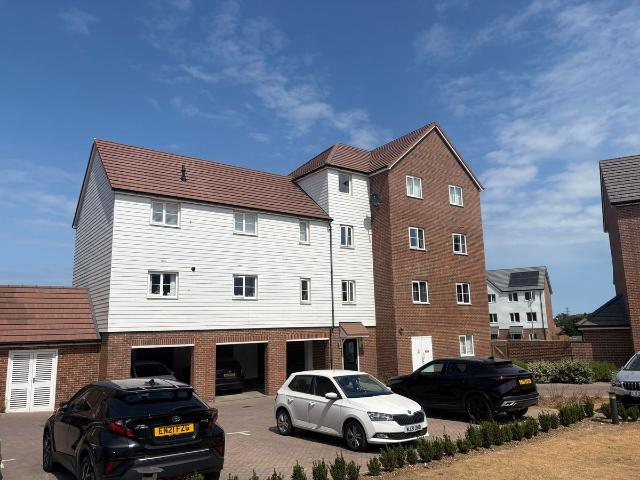 Pictor Drive, Margate CT9, 2 bed flat to rent, £1,100 pcm | PrimeLocation