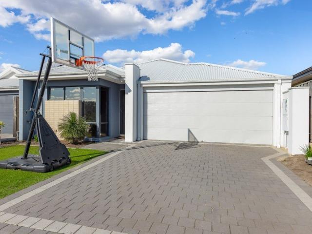 Picture Perfect Family Living Opposite Natural Bushland