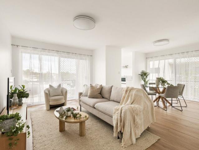 Picture Perfect, Freshly Updated and Ready to Move Straight In!