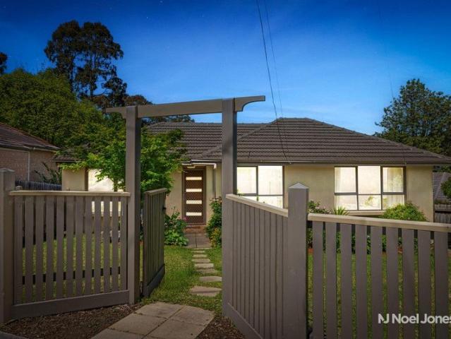 Picture Perfect Living in a Peaceful Parkside Setting