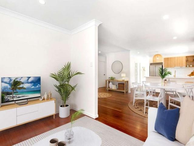 Picture Perfect Living in a Quiet Cul de Sac