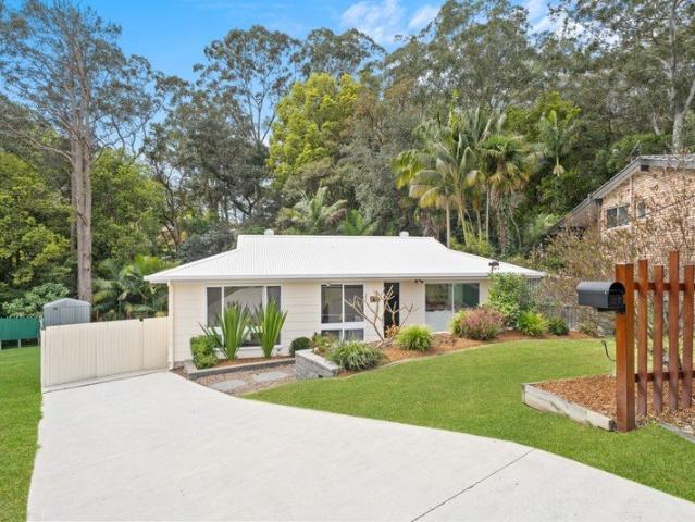 Picture Perfect Living with a Holiday Feel
