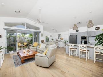 Picture Perfect Private Retreat Immaculate Three Bedroom Home